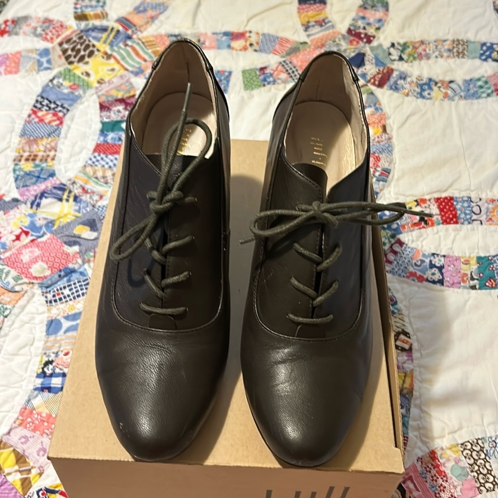 3inch J Jill leather lace up shoes.